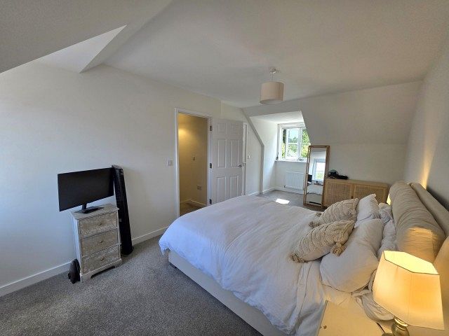 93 Grasslands Close, Haslemere, Surrey